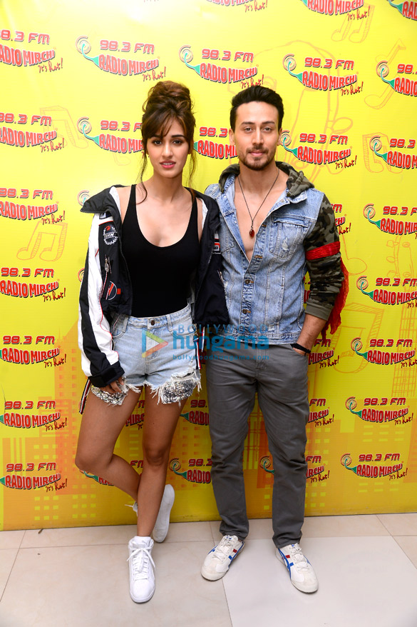 tiger shroff and disha patani promote baaghi 2 at 98 3 fm radio mirchi 2