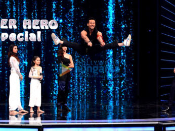 Tiger Shroff and Disha Patani snapped promoting 'Baaghi 2' on sets of Super Dancer Chapter 2