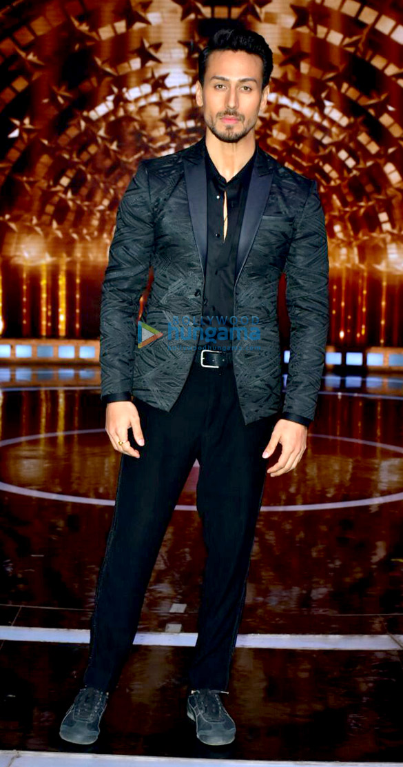 tiger shroff snapped on the sets of indias next superstar 1