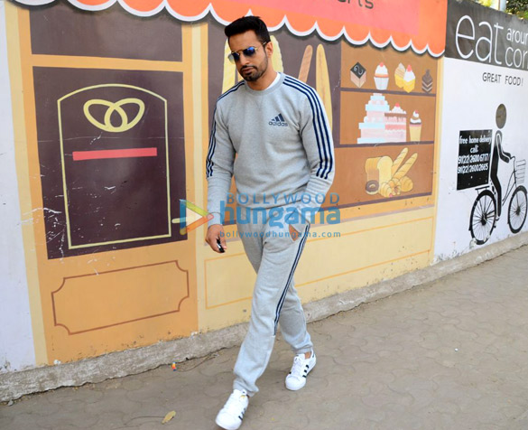 upen patel spotted at a cafe in bandra 3
