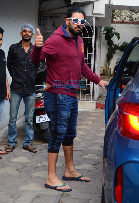 yuvraj singh and angad bedi spotted at cafe in bandra 0 3