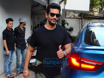 Yuvraj Singh and Angad Bedi spotted at cafe in Bandra