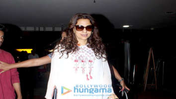 Aamir Khan, Juhi Chawla, Karisma Kapoor, Malaika Arora snapped at airport