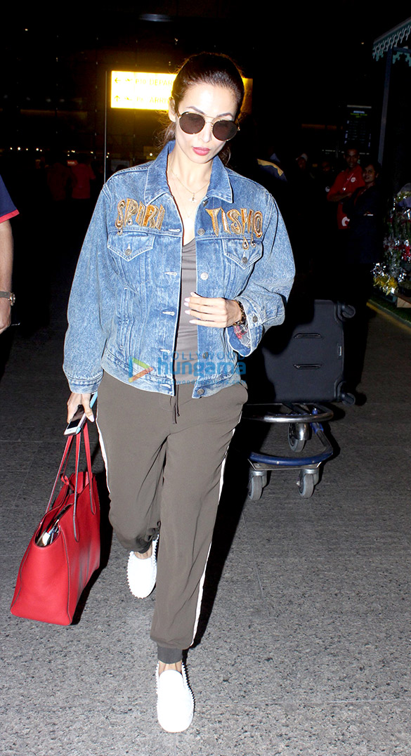 aamir khan juhi chawla karisma kapoor malaika arora snapped at airport 3