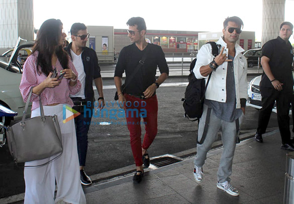 aamir khan karan singh and others snapped at the airport 11
