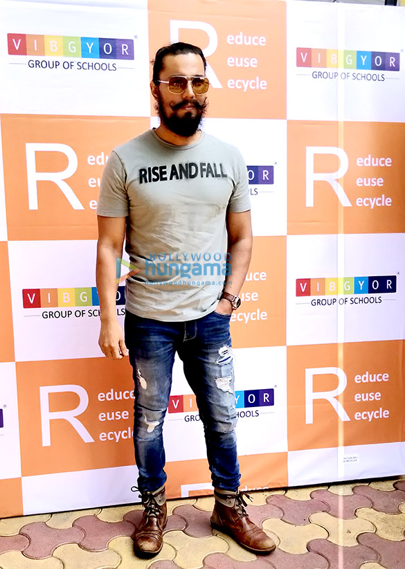 actor randeep hooda and environmentalist afroz shah at vibgyor high school 5