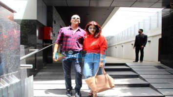 Akshay Kumar snapped with family at Hakkasan in Bandra