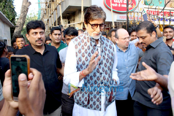Amitabh Bachchan spotted in Versova