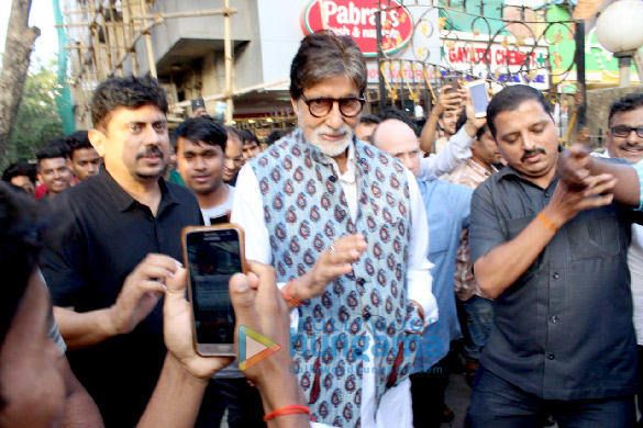 amitabh bachchan spotted in versova 2