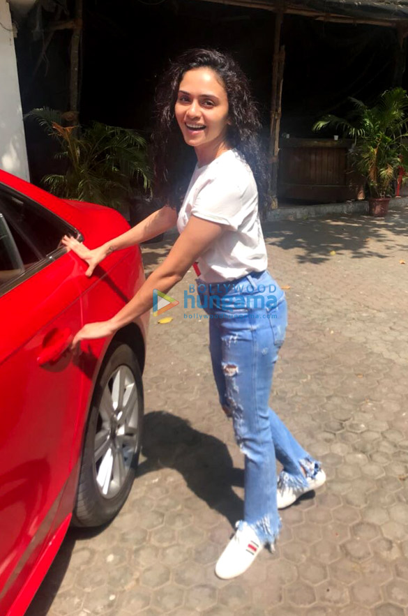 Amruta Khanvilkar spotted at Mother Nature Studio