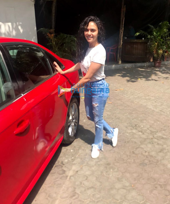 amruta khanvilkar spotted at mother nature sttudios 2