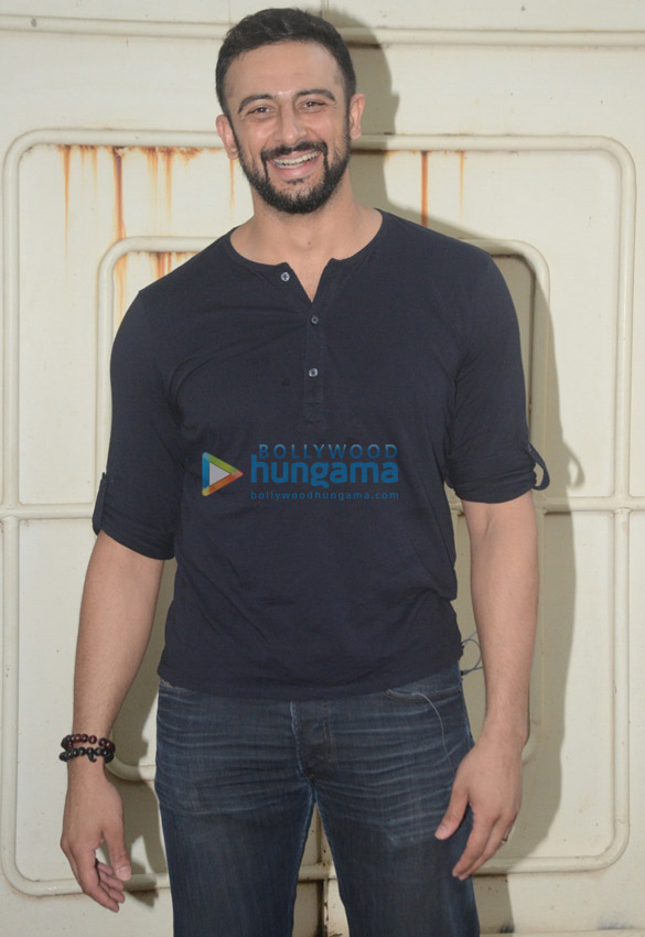 anil kapoor and others attend the special screening of blackmail at sunny super sound 02