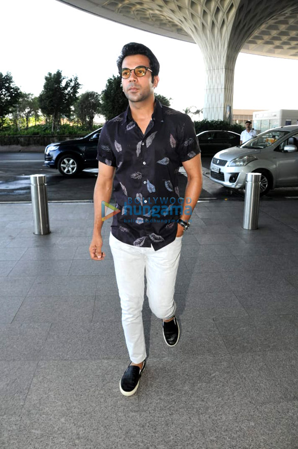 athiya shetty disha patani shibani kashyap and rajkummar rao snapped at the airport 4