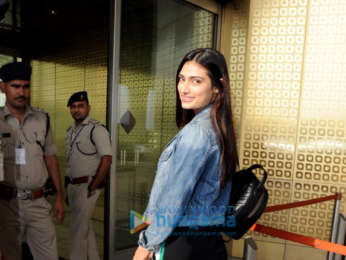 Athiya Shetty, Elli Avram and others snapped at the airport