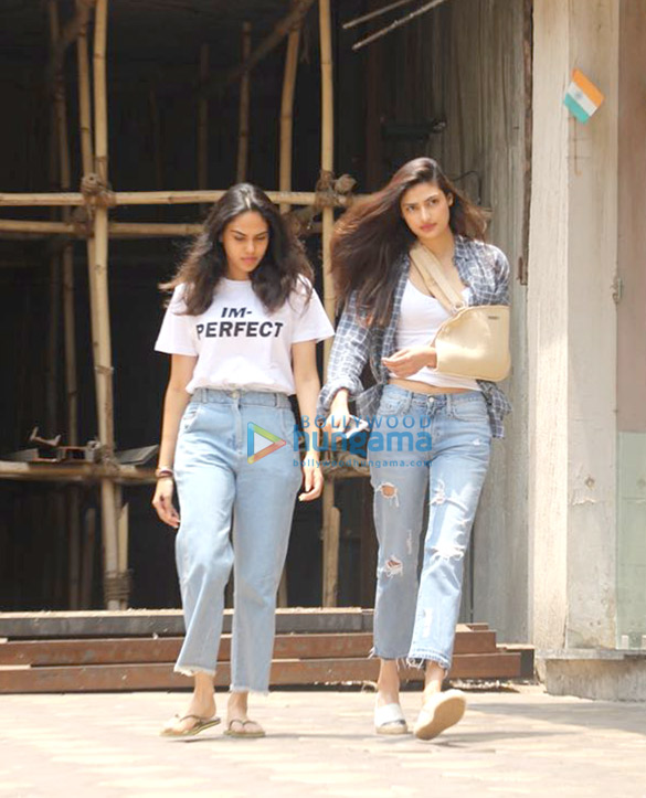 athiya shetty spotted at a clinic 2