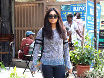 Bhumi Pednekar snapped at Beyond Beauty salon in Juhu