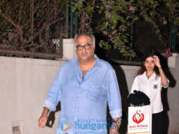 Boney Kapoor snapped with his daughters Janhvi Kapoor & Khushi Kapoor