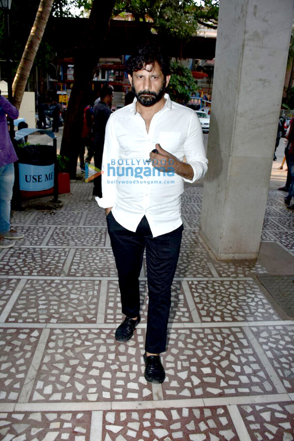 celebs attend vishal bhardwajs late mothers prayer meeting 5