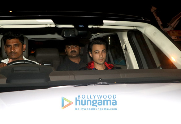 celebs visit salman khans home 4