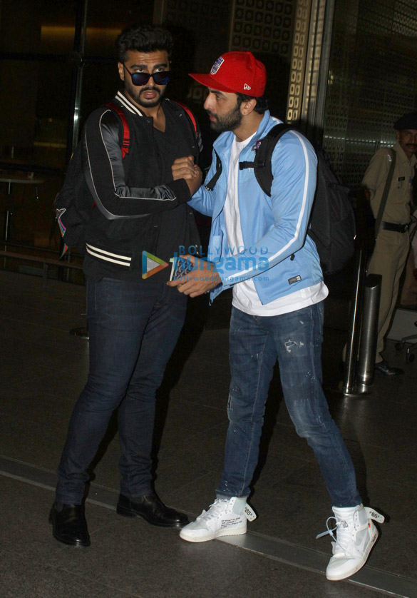 deepika padukone arjun kapoor ranbir kapoor and abhishek bachchan snapped at the airport 2