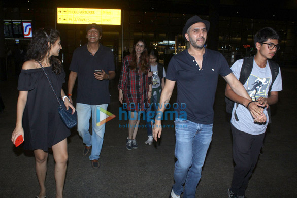 deepika padukone arjun kapoor ranbir kapoor and abhishek bachchan snapped at the airport 5