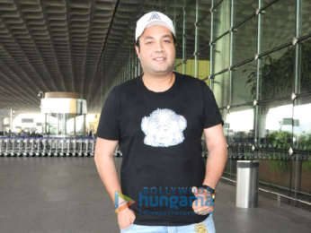 Disha Patani and Varun Sharma snapped at the airport