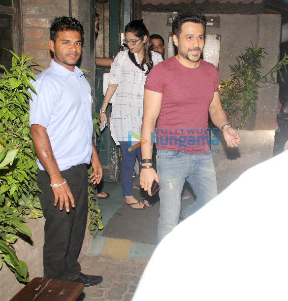 emraan hashmi spotted at pali village cafe in bandra 3