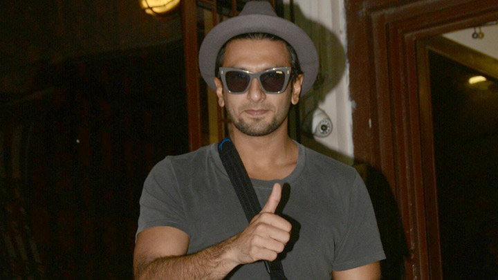 Gully-Boy Ranveer Singh & Director Zoya Akhtar SPOTTED At Shankar Mahadevan’s Office Gully-Boy Ranveer Singh & Director Zoya Akhtar SPOTTED At Shankar Mahadevan’s Office