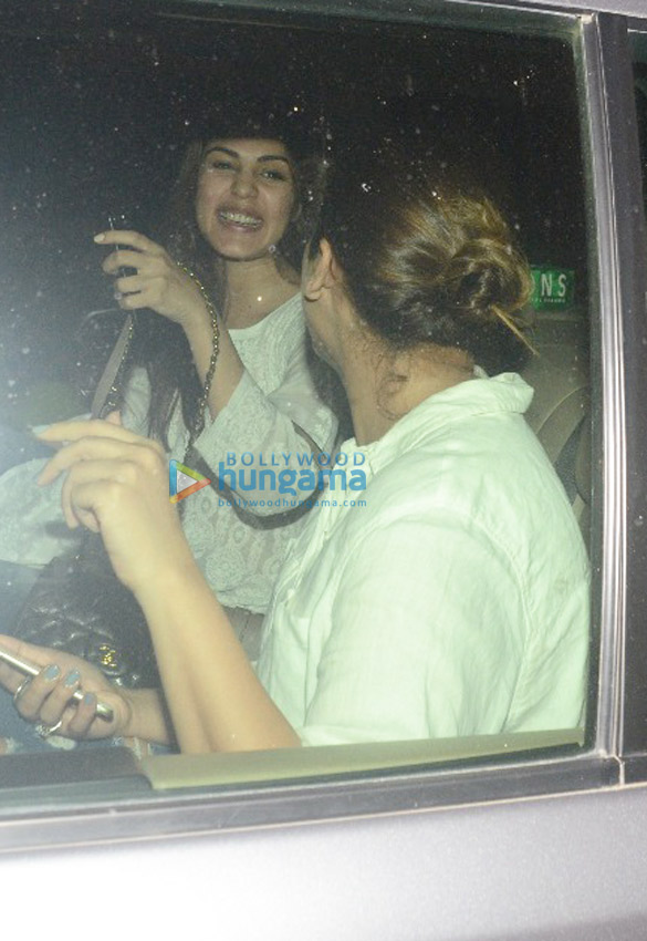 huma qureshi and rhea chakraborty spotted in bandra 3