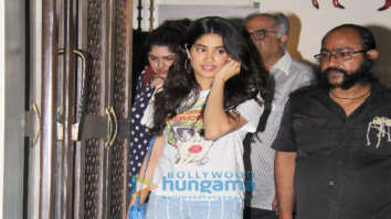 Janhvi Kapoor and Khushi Kapoor snapped at Bastian