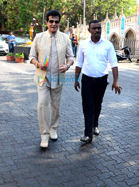 jeetendra spotted at mount mary church in bandra 4