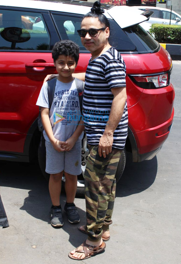 kailash kher spotted with his son in juhu 1
