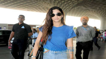 Kareena Kapoor Khan, Karisma Kapoor, Sonam Kapoor and Fatima Sana Shaikh snapped at the airport