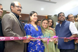 Kareena Kapoor Khan graces the Malabar Gold & Diamonds 5th store launch in New Delhi