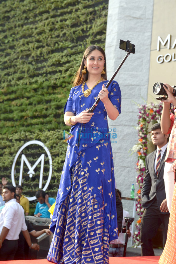 kareena kapoor khan graces the malabar gold 5th store launch in new delhi 9