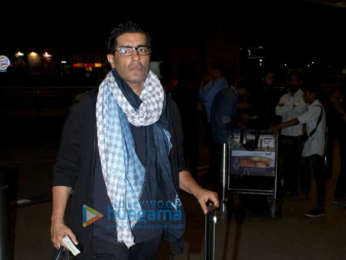 Karisma Kapoor and Manish Malhotra snapped at the airport