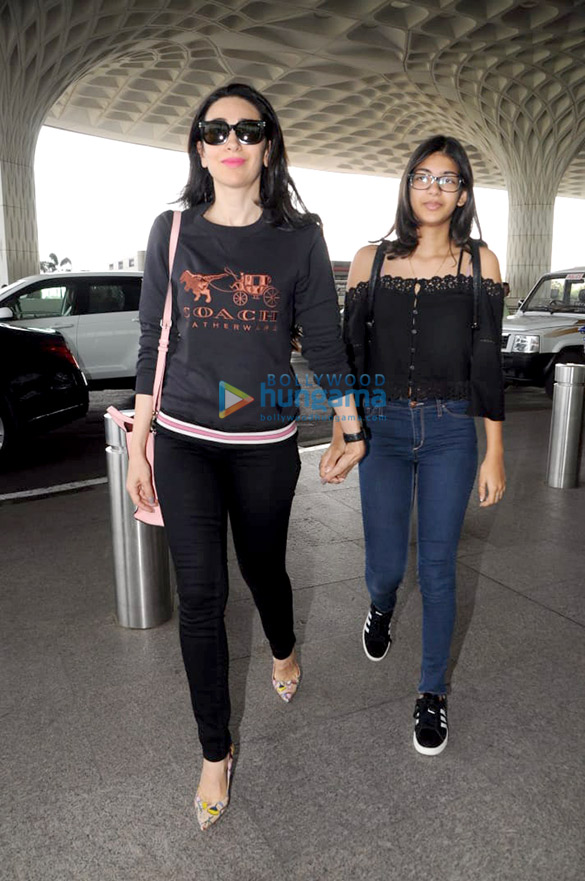 karishma kapoor and manish malhotra snapped at the airport 6