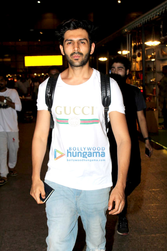Kartik Aaryan, Saiyami Kher, Aditi Rao Hydari and others snapped at the airport Kartik Aaryan, Saiyami Kher, Aditi Rao Hydari and others snapped at the airport