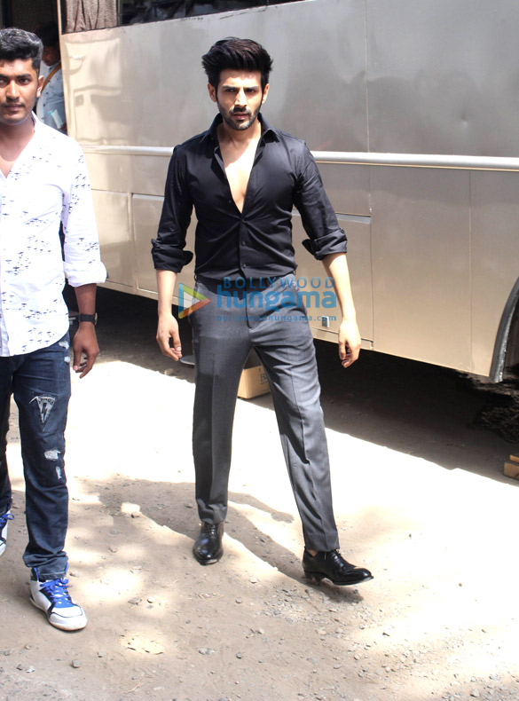 Kartik Aaryan spotted in Malad