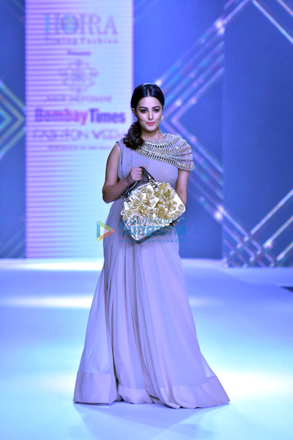 kiara advani anita hassanandani and others walks the ramp at the bombay times fashion week 2