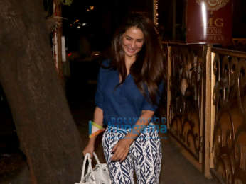 Kim Sharma spotted in Khar