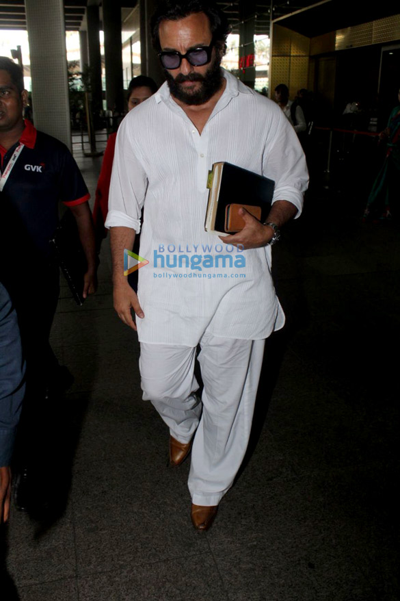kunal khemu soha ali khan and others snapped at the airport 005 2
