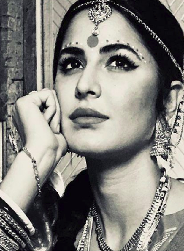 Lo & Behold! Katrina Kaif’s B/W picture from Zero will remind you of the Madhubala era Lo & Behold! Katrina Kaif’s B/W picture from Zero will remind you of the Madhubala era