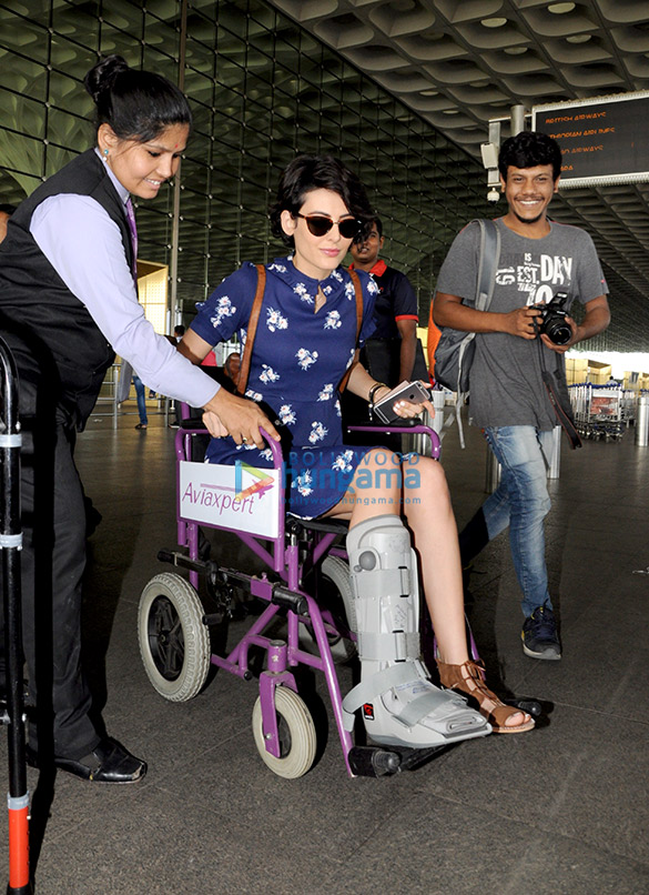 mandana karimi snapped at the airport 1