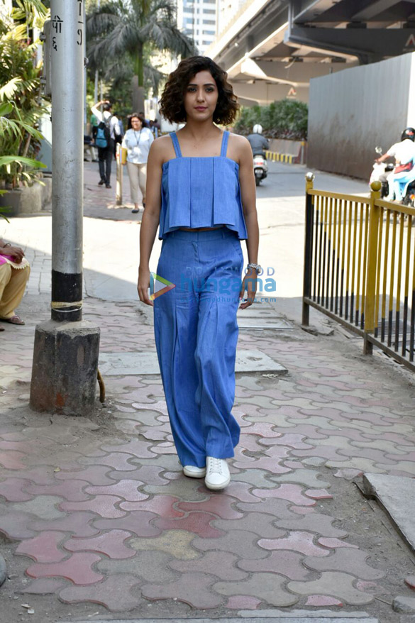 neeti mohan snapped in parel 6