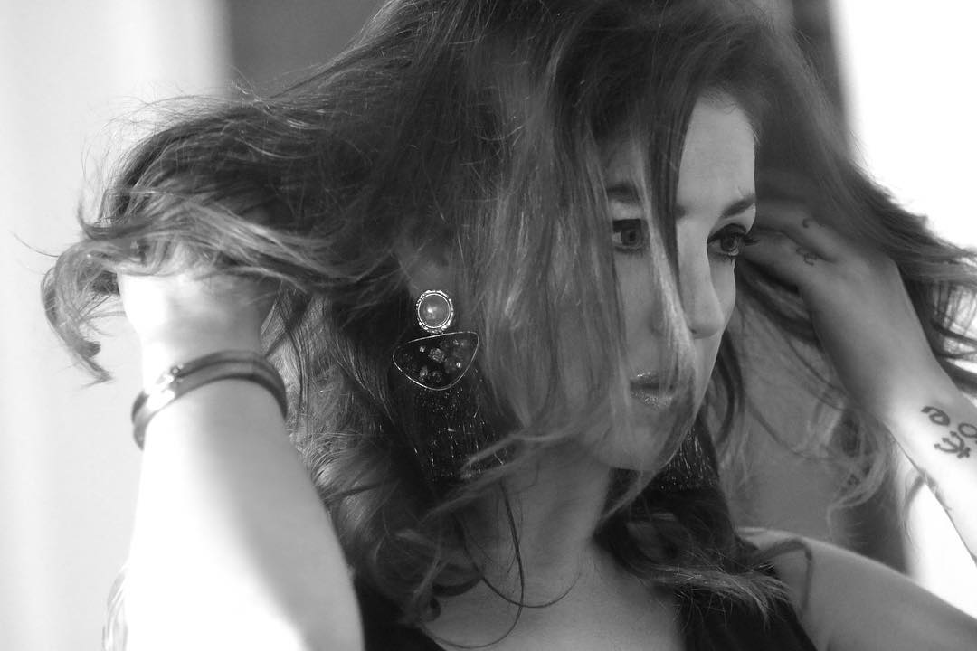 Pooja Bhatt goes glam for this photoshoot after a makeover and here’s how she looks now Pooja Bhatt goes glam for this photoshoot after a makeover and here’s how she looks now