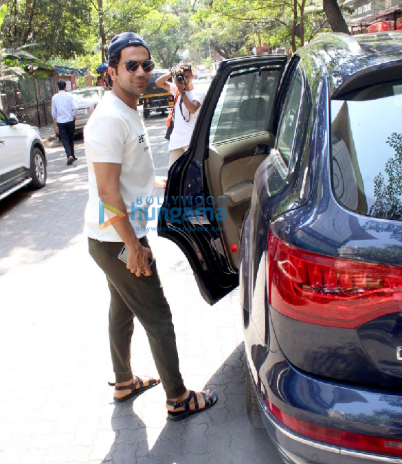 rajkummar rao and patralekha spotted at the kitchen garden in bandra 4