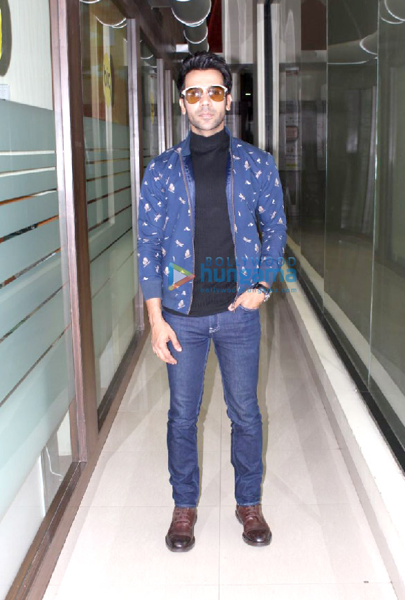 rajkummar rao snapped at big fm studio in andheri 4