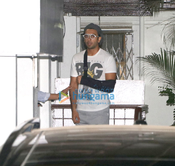 ranveer singh spotted at physio rehab center in bandra 1