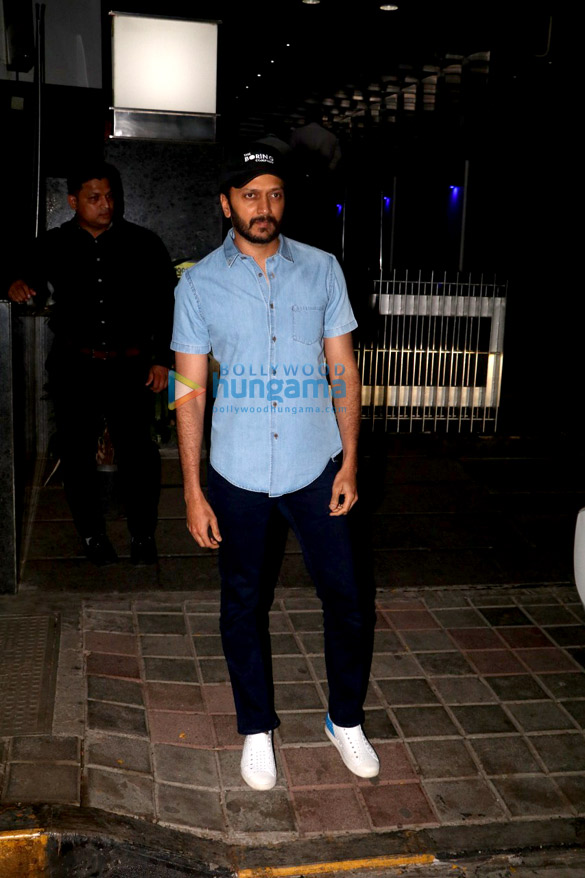 riteish deshmukh and manyata dutt with kids spotted at hakkasan 5